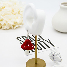 黄色/赤い方法宝石類のイヤリングは女性のための穴を開けるイヤリングを真珠で飾る